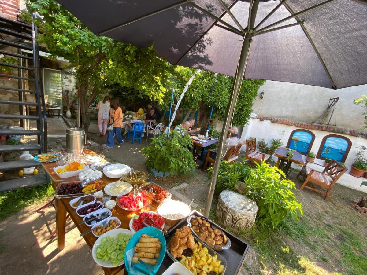 Pergamon Pension Bergama Esterno foto